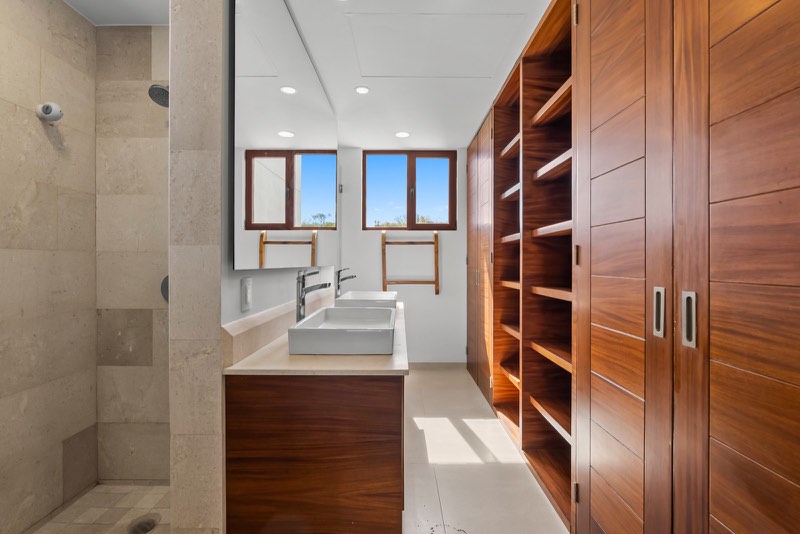 Baño principal y vestidor