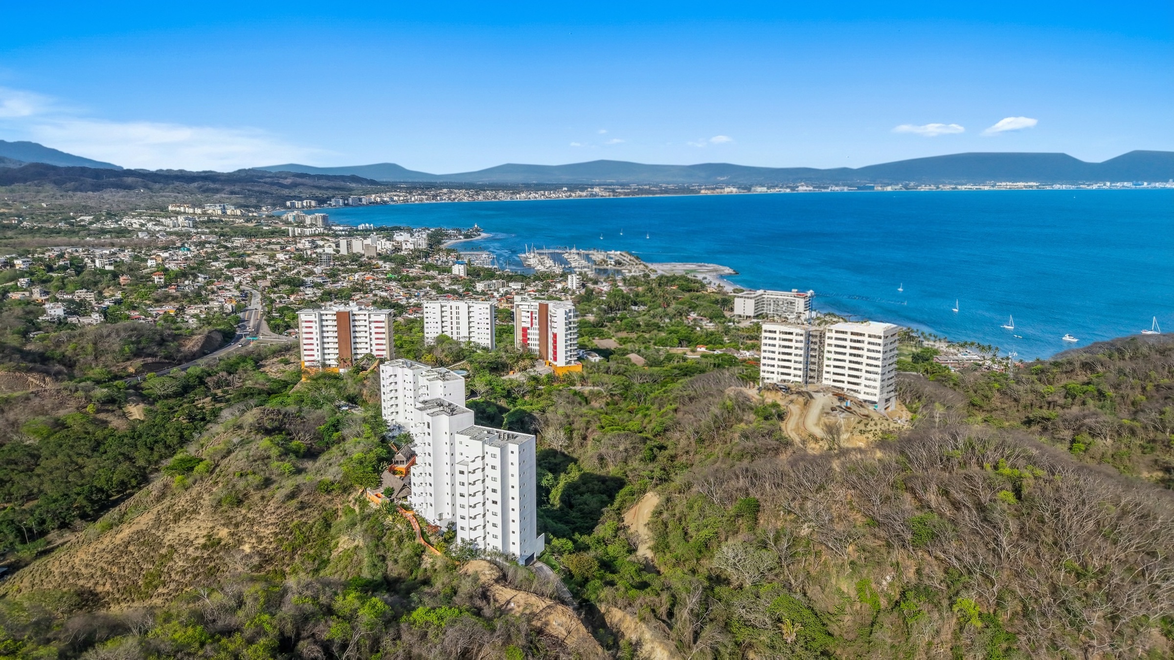 Vista aérea de Alamar sobre la Bahía de Banderas