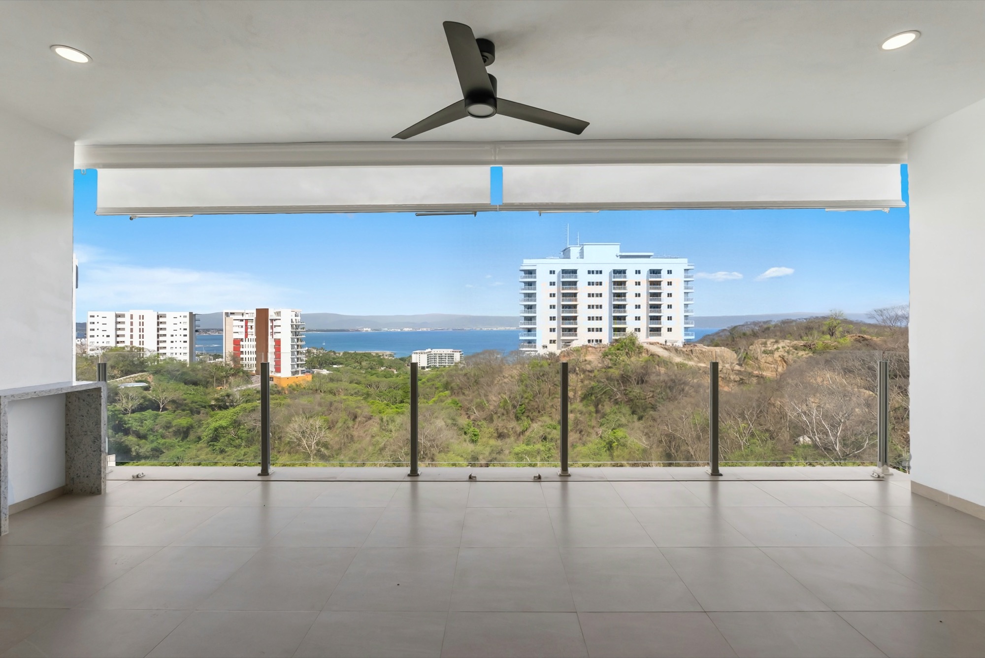 Terraza con vista panorámica a la Bahía de Banderas